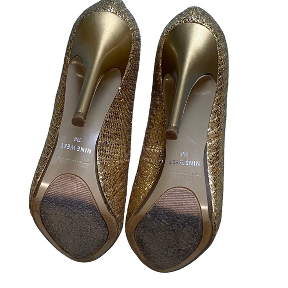 Nine West Liatriso Heels - Gold Glitter size 7M - Picture 3 of 4